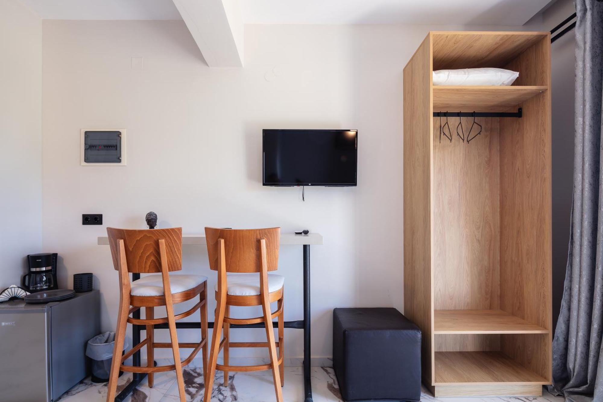Hotel Iosifina, 80 Metres From Episkopi Beach! Dhramia Room photo