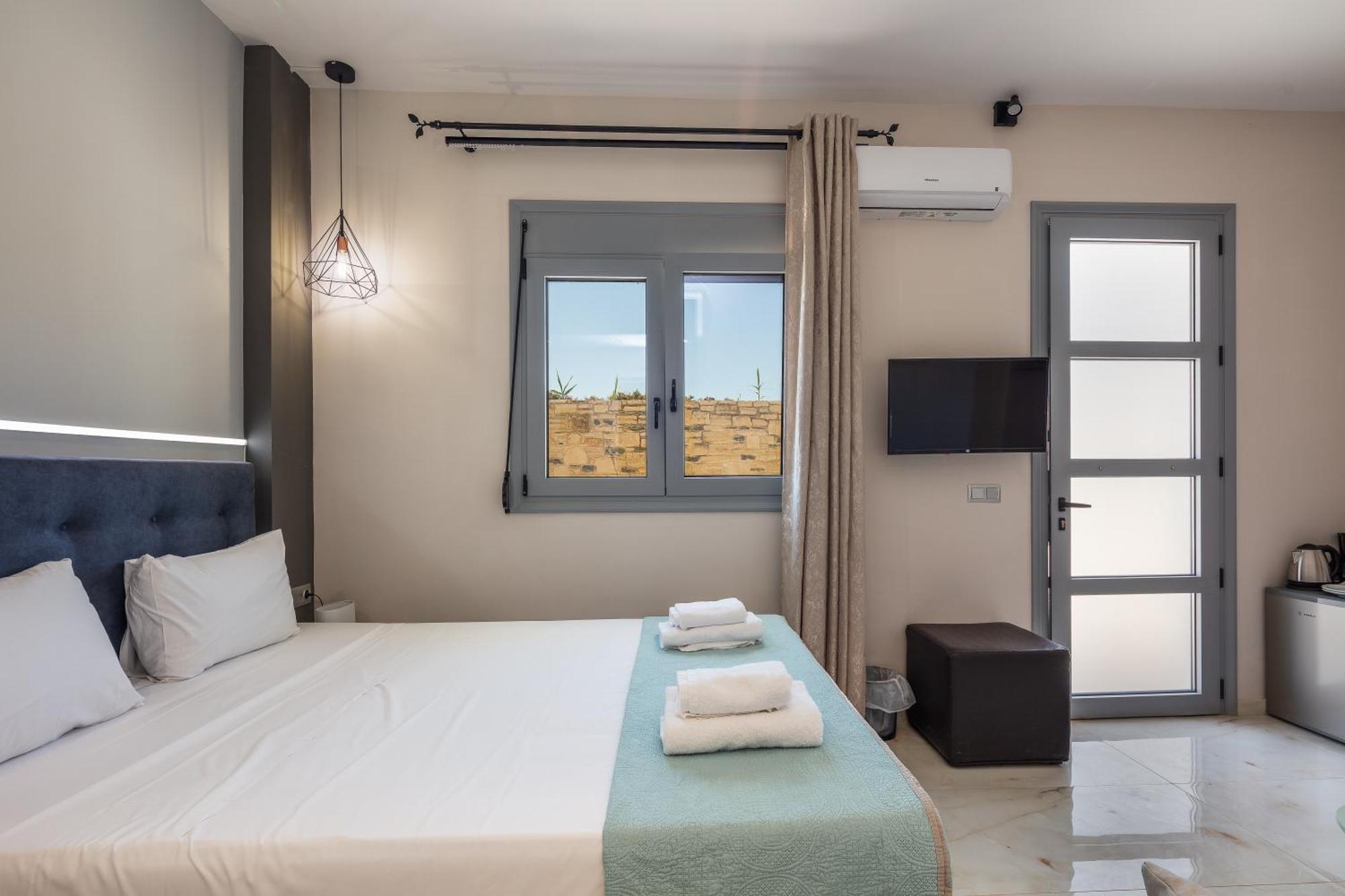 Hotel Iosifina, 80 Metres From Episkopi Beach! Dhramia Exterior photo
