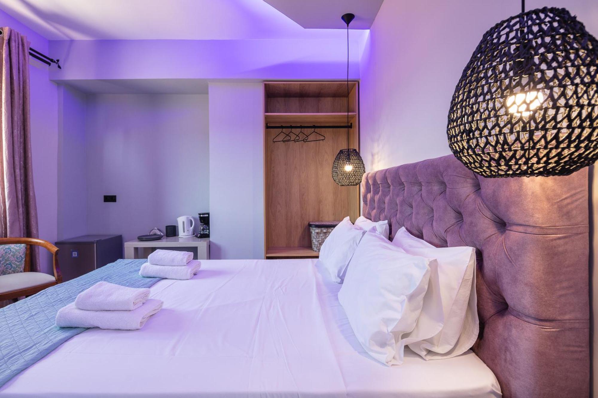Hotel Iosifina, 80 Metres From Episkopi Beach! Dhramia Exterior photo